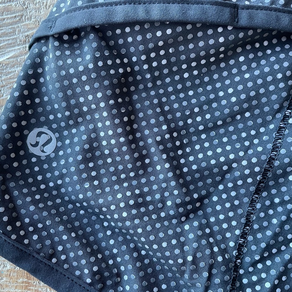 Lululemon Speed it up shorts size 8 - Picture 5 of 6